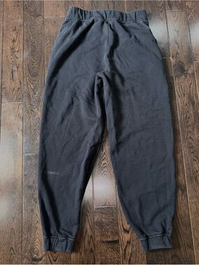 Lululemon sweatpant size 4